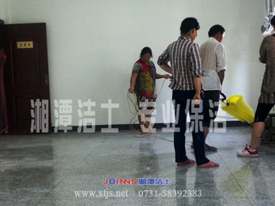 辦公樓水磨石地面打磨翻新