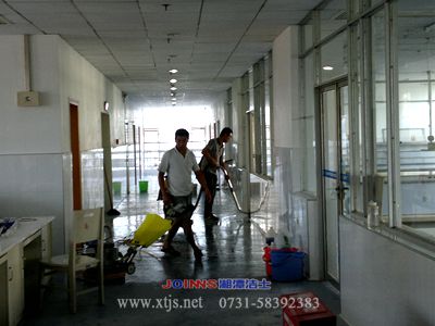 塑膠地面清洗